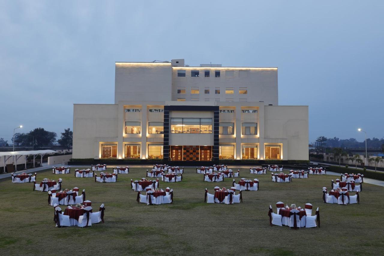 Viraj Sarovar Portico Jammu Eksteriør bilde